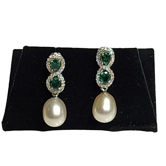 925S Green Gemstones Stud Earrings With Cultured Freshwater Pearl‎ and Zirconia - Picture 2 of 4